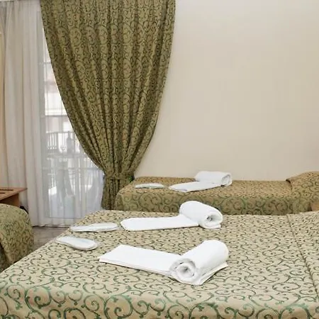 Esperia Hotel 3*