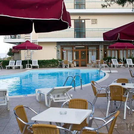 Esperia 3* Τολό